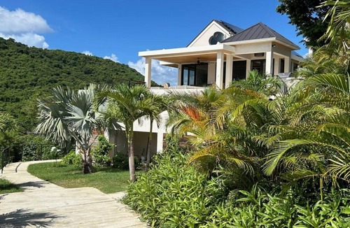 Maho Bay Quarter Villa | NEW Serenity at Francis Bay Villa - 5Min Walk to Francis Bay Beach