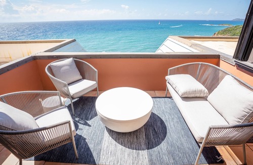 Bolongo Bay Condo | Ocean front Penthouse Loft