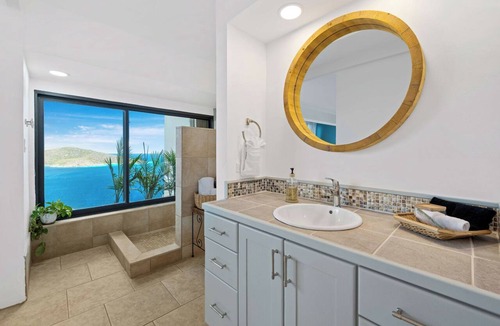 Estate Lovenlund Condo | Ocean Views | 2 Kings | Generator + Pool + Magens