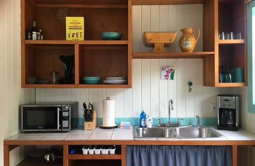 Estate Calabash Boom Cottage | Ocean Views, Kitchen & Amenities - Perfect for Budget-Minded Travelers