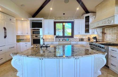 Nazareth House | Oceanfront + POOL | STJ Ferry + Dining | Red Hook