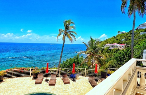 Nazareth House | Oceanfront + POOL | STJ Ferry + Dining | Red Hook