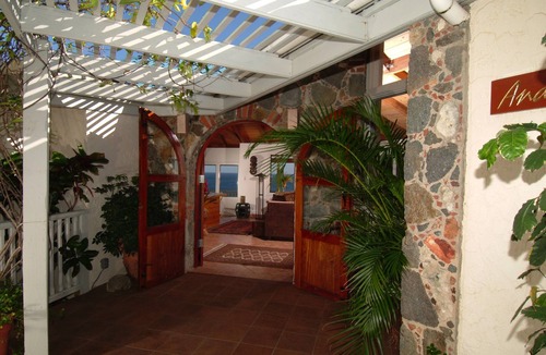 Hart Bay Villa | OCEANFRONT, STUPENDOUS SUNRISE TO SUNSET VIEWS, SEE OUR LAST MINUTE SPECIALS!