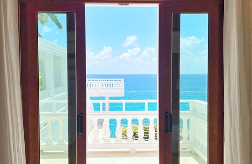 Bolongo Bay Villa | Oceanfront views! POOL - 7mins to STJ Ferry