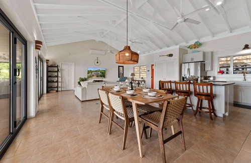 Estate Frenchman Bay Villa | Oceanfront Villa-walk to resort-Generator & Solar