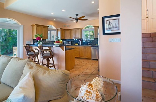Estate Peterborg Villa | Oceanfront with Pool, Ocean Views, 5 Bedrooms!