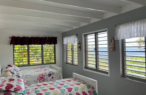 La Grande Princesse Villa | On Island Time.. Quaint Cottage Retreat.. 5 mins to Beach..