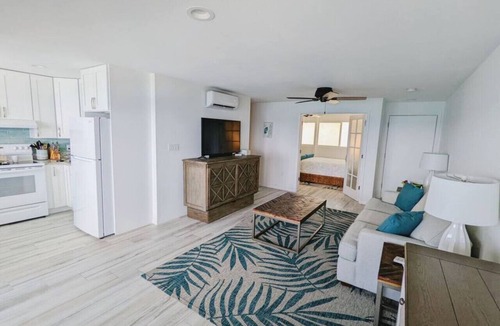 Bolongo Bay Condo | "On the Rocks" Ocean Front 1BR/1BA Amazing Views!