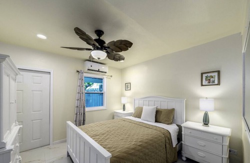 Red Hook Condo | Only a 5 min walk to Sapphire Beach!