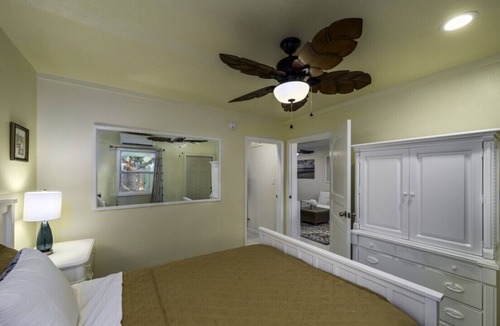 Red Hook Condo | Only a 5 min walk to Sapphire Beach!