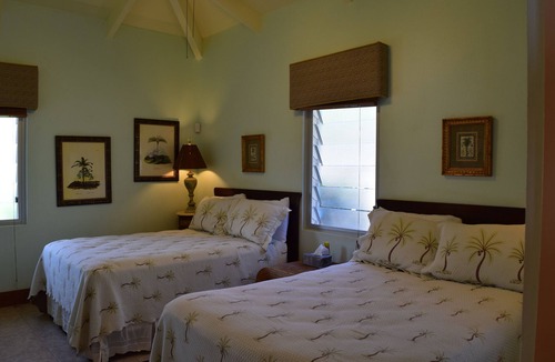 Slob House | Outstanding Family Memories*Beach Front*Free WiFi*Grill*Beach Supplies/Toys*AC