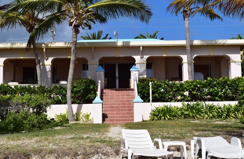 Slob House | Outstanding Family Memories*Beach Front*Free WiFi*Grill*Beach Supplies/Toys*AC