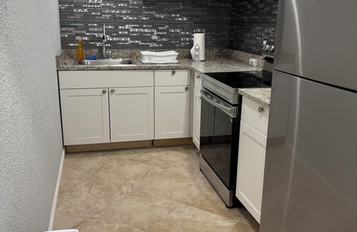Estate Contant Apartment | Palm Grove Vacation Rentals