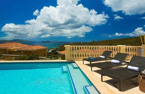 Estate Enighed Villa | Papaya Private Pool and Tesla Backup!