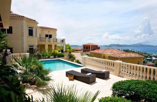 Estate Enighed Villa | Papaya Private Pool and Tesla Backup!