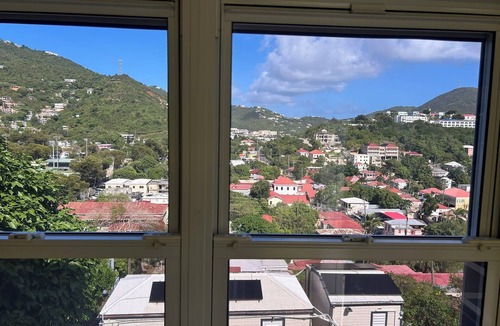 Estate Kings Quarter Apartment | Prindsens Gade Charming 1-bedroom apartment AC, WiFi in lovely Charlotte Amalie