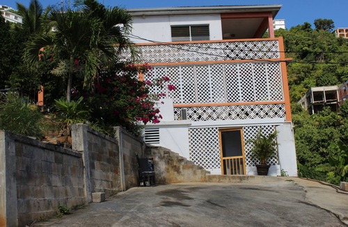 North Side Apartment | Private 1 bedroom apartment - 10 min from Magens Bay Beach