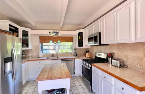 Cotton Valley House | Private 4 bedroom, 3.5 bath estate on 2 acres with private, gated entrance.
