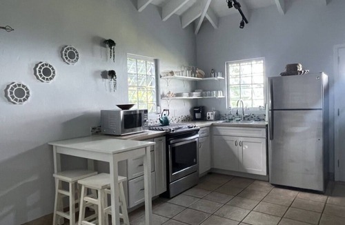 Estate Dorothea Cottage | Private Cozy Cottage on the Northside.
