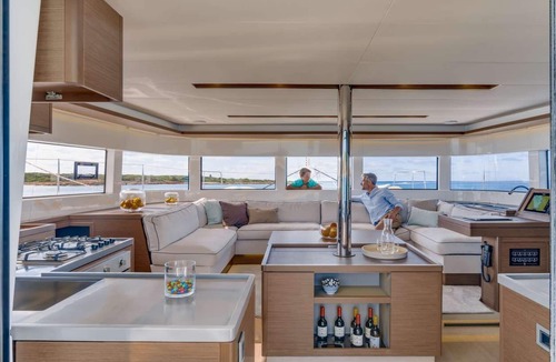 Estate Kings Quarter Boat Rental | Private Luxury Yacht with Captain & Chef - All-inclusive for up to 8 guests