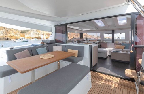 Estate Kings Quarter Boat Rental | Private Luxury Yacht with Captain & Chef - All-inclusive for up to 8 guests