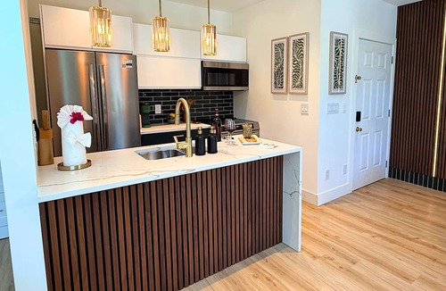 Cabes Point Condo | Private Pool, Walk to Beach, Renovated, East End