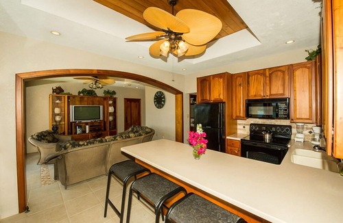 Seagrape Hill Villa | *Private & Spacious* 3-5 Bedrooms-Pool&Fitness Equipment/Wifi/Stereo/Water Views