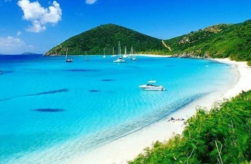 Flag Hill Boat Rental | Private Yacht with Captain and Chef for up to 6 Guests