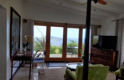 Rosendal Apartment | Quick Drive downhill to Magens Bay Beach