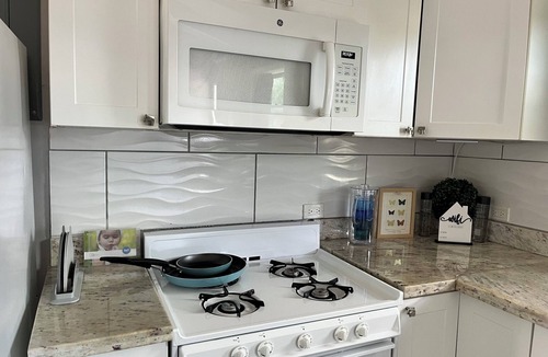 Estate Sion Farm Apartment | Recently renovated with granite countertops!