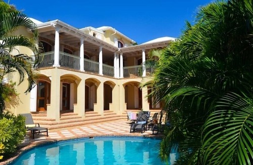 Estate Chocolate Hole and Great Cruz Bay Villa | Reefside Villa: Full AC! Pool! Private sandy beach!
