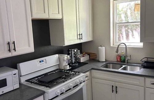 Estate Annas Retreat Cottage | Relaxed Island Living Cottage