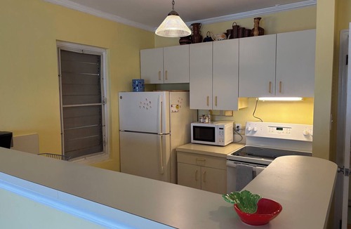 Chenay Bay Condo | Relaxing Gated Condo w/Huge Pool, Walk to Beach