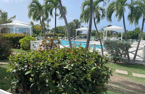 Chenay Bay Condo | Relaxing Gated Condo w/Huge Pool, Walk to Beach