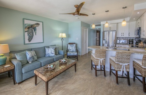 Red Hook Condo | RENOVATED, Large 1 BDRM, Luxurious, BEACHFRONT.