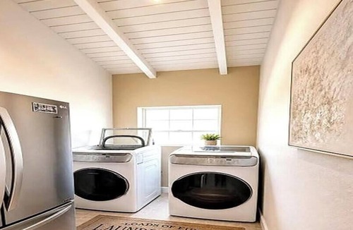 Estate Hogensborg House | Sacred Haven 3BR, Full AC & Auto Generator