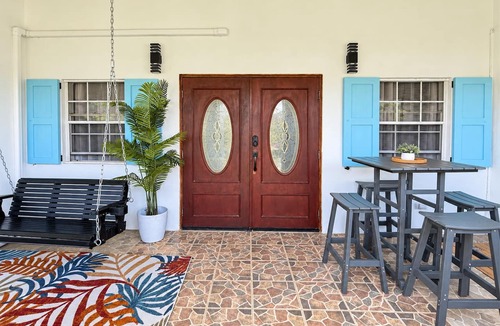 Estate Hogensborg House | Sacred Haven 3BR, Full AC & Auto Generator