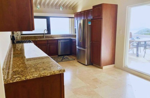Estate Lovenlund Condo | Salt Water Cure! Where Waves Wash Your Worries Away!