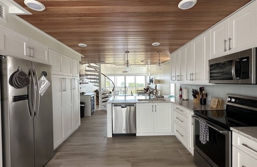 Estate Salt River Condo | Sandy Souls: Fully Remodeled, Beach Oasis @ Gentle Winds! Luxury and beachfront!