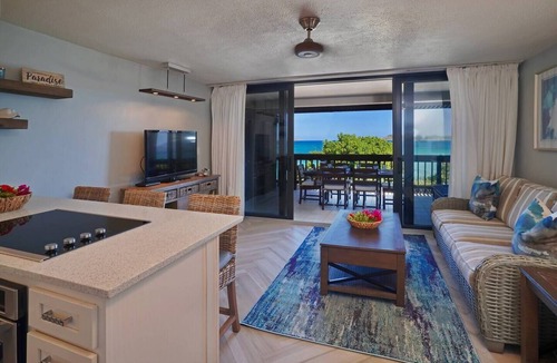 Red Hook Condo | Sapphire Beach, pool, steps to beach, Oceanfront