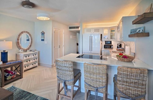 Red Hook Condo | Sapphire Beach, pool, steps to beach, Oceanfront