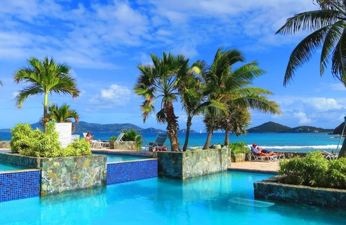 Red Hook Condo | 🌴 Sapphire Beachfront New Renovated Villa Perfect for Family WiFi ★