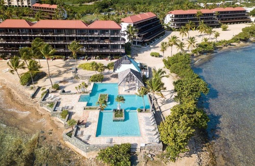 Red Hook Condo | 🌴 Sapphire Beachfront New Renovated Villa Perfect for Family WiFi ★