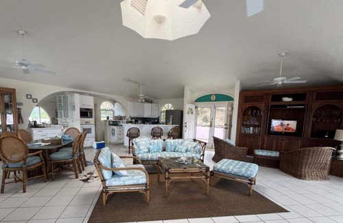 Testman Villa | Sea Horse Villa at Shoy's Estates: A Tropical Paradise with Breathtaking Views