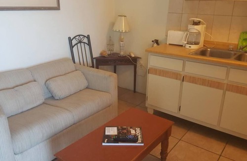 Altona Apartment | Sea View Apartment Sunset Gardens Guesthousenn