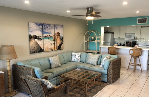 Red Hook Condo | SEAbbatical on Sapphire- Steps to the beach! Sleeps 5