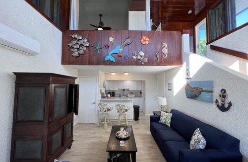 Bolongo Bay Condo | Seaside Blue Hosted by Shilpi Singh
