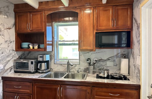 Estate Caret Bay Cottage | Secluded Ocean View Love Suite