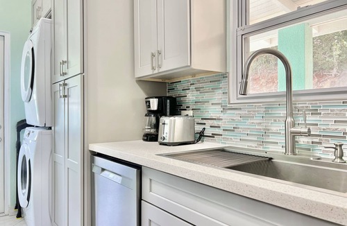 Estate Frydenhoj House | Secluded- Renovated Duplex Overlooking Pillsbury Sound- 5 min drive to Red Hook!