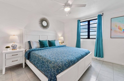Red Hook Condo | Serene Beach Condo- One Bedroom w/Balcony